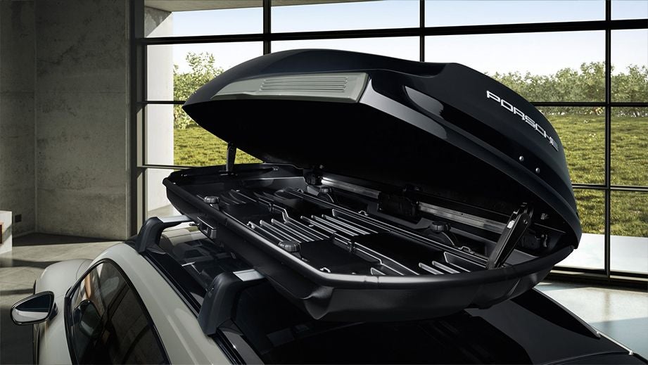 roof box carrier of a Porsche Taycan
