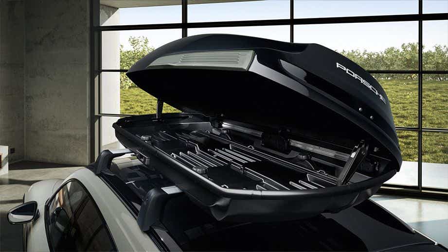 roof box carrier of a Porsche Taycan