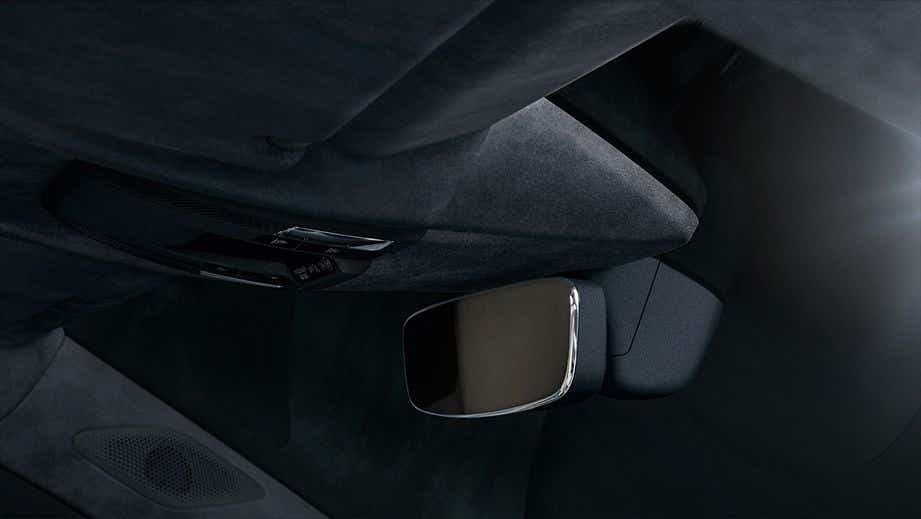 Interior rearview mirror of a Porsche Taycan