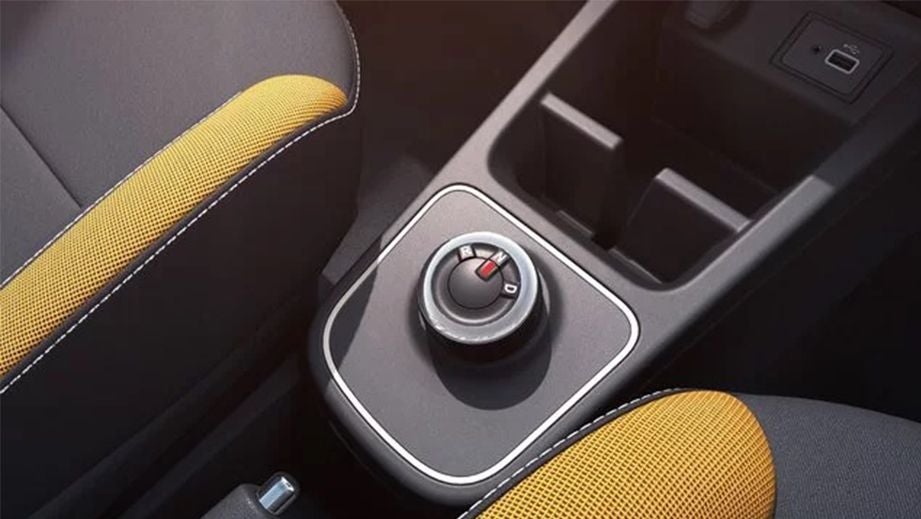 center console rotary gear selector of a Renault KWID