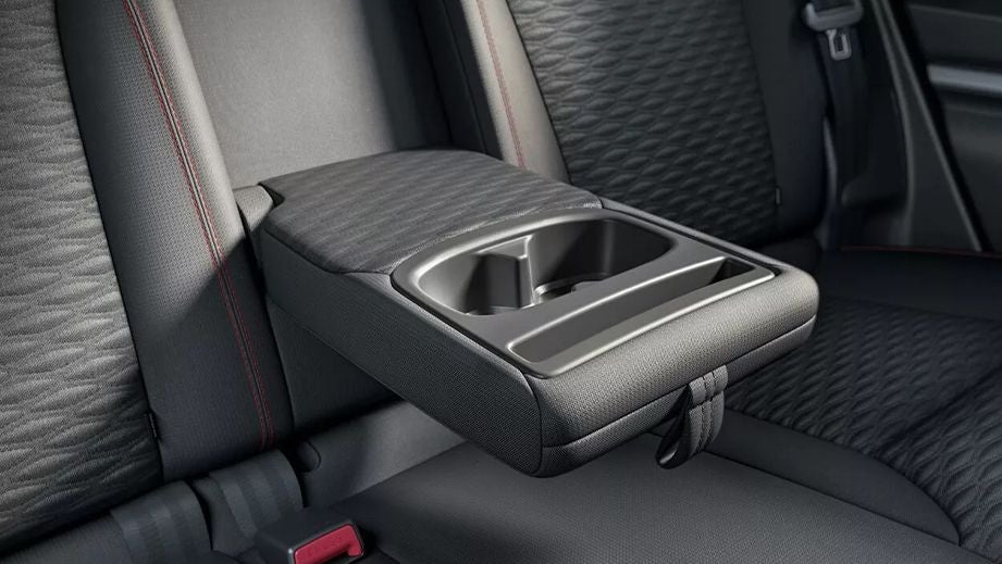 Rear seat armrest with cup holders of a Renault Kiger 2023-2024