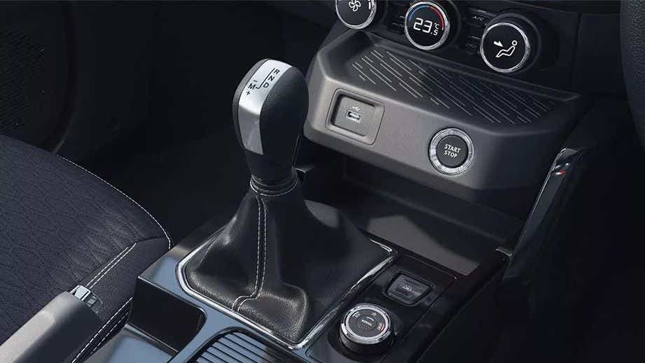 center console and gear lever of a Renault Kiger 2023-2024