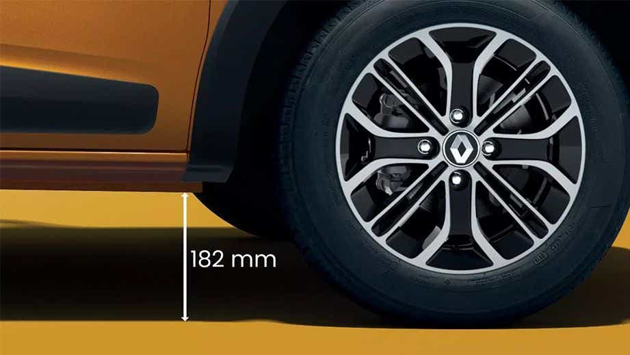 front wheel close-up of a Renault Triber 2019-2024