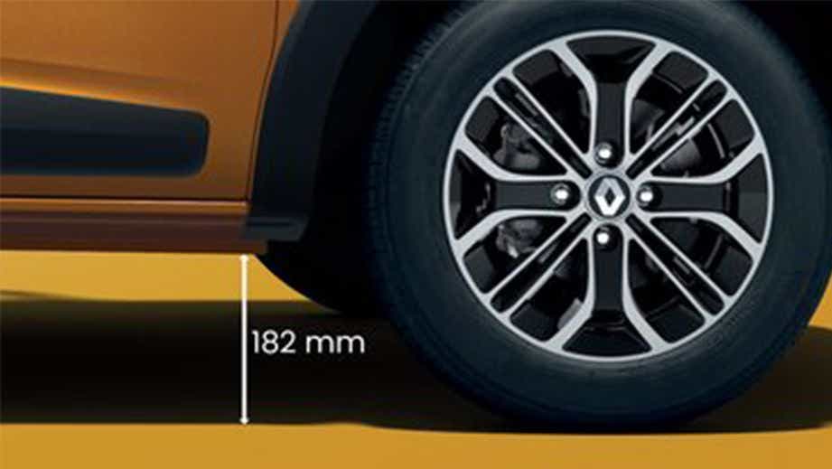 Front wheel close-up of a Renault Triber 2019-2024