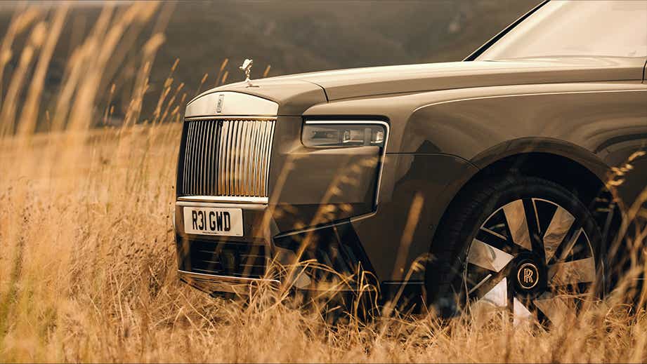 front quarter view of a Rolls-Royce Cullinan Series II