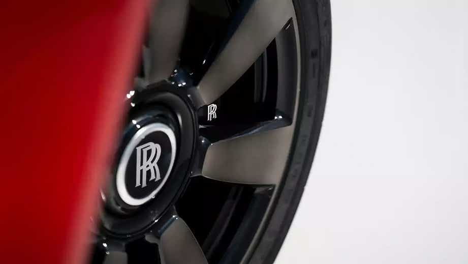 Close-up of wheel on a Rolls-Royce Cullinan