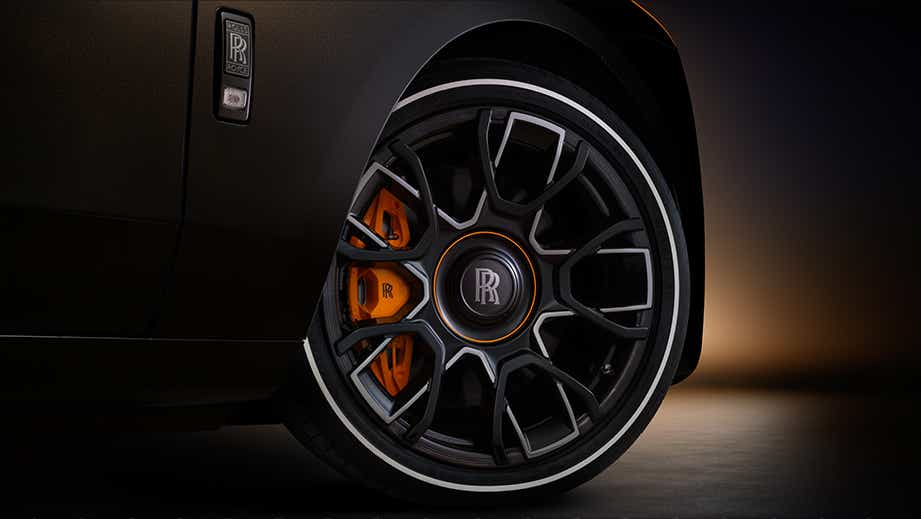 Front wheel close-up of a Rolls-Royce Ghost