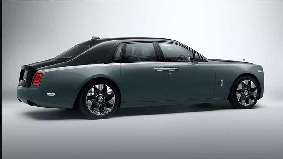 side view of a Monteverde With Black Diamond Rolls-Royce Phantom