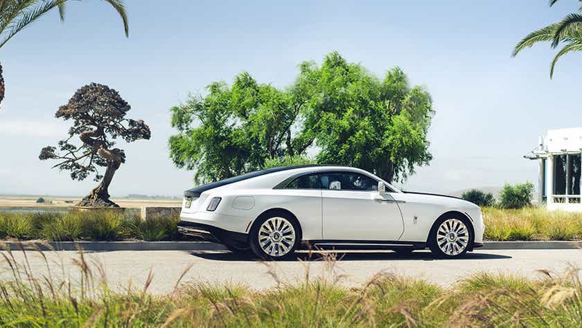 side view of a Rolls-Royce Spectre coupe