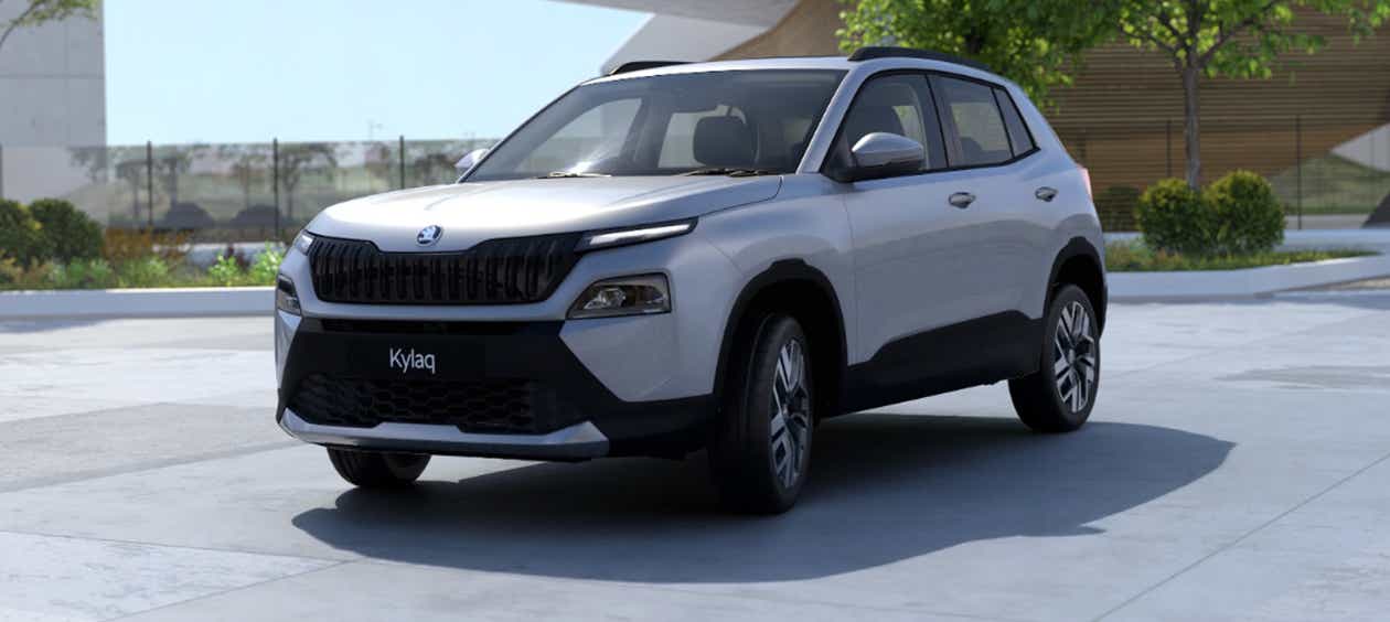 front three-quarter view of a Skoda Kylaq