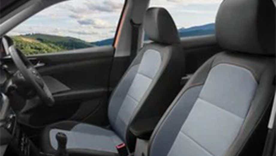 Front seats and dashboard of a Skoda Kushaq