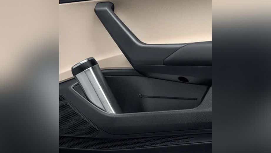 door handle and bottle holder of a Skoda Slavia