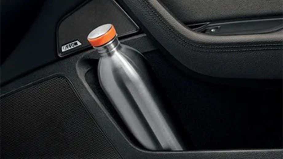 Door bottle holder of a Skoda Superb