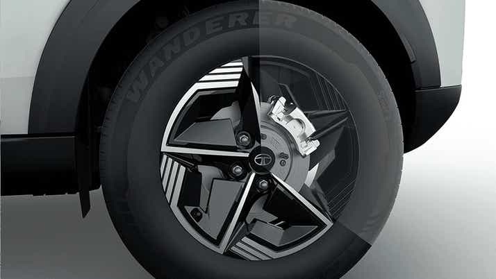 Close-up of a wheel of a Tata Nexon EV