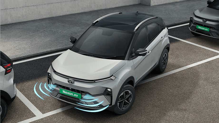 front view of a Pristine White Dual Tone Tata Nexon EV