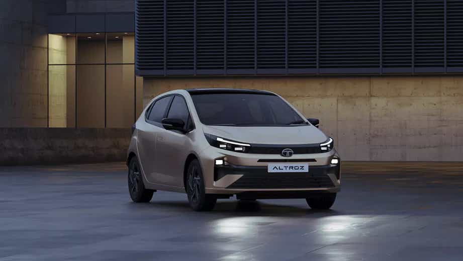 Front three-quarter of a Tata Altroz