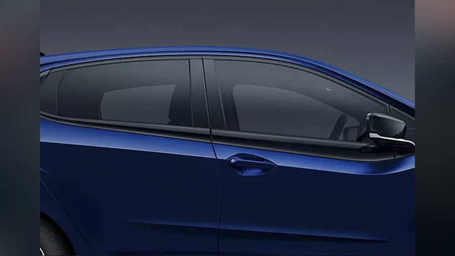 side view of a Harbour Blue Tata Altroz 2020-2024