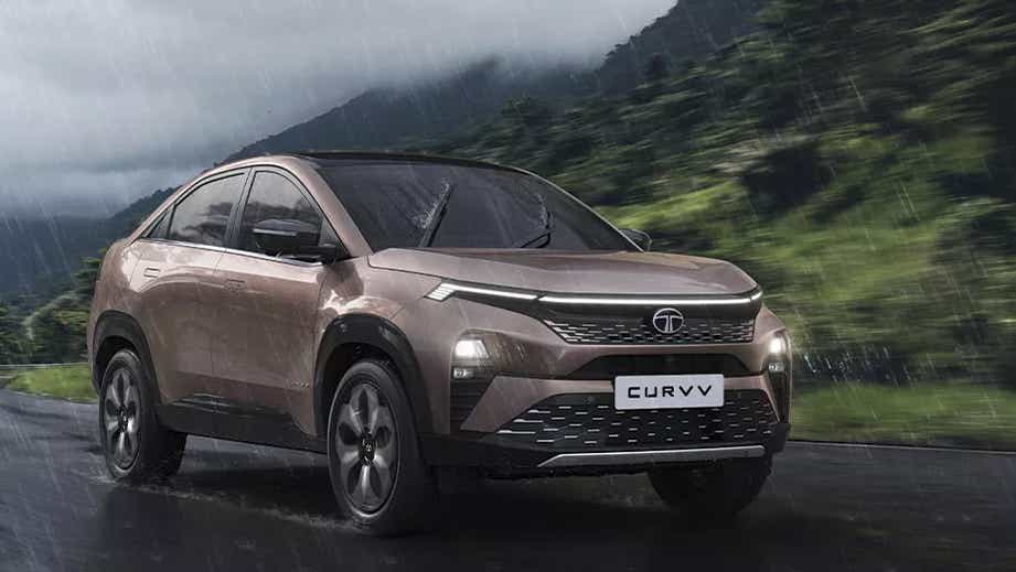 front three-quarter view of a Tata Curvv