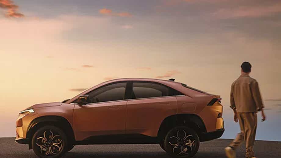 side view of a Tata Curvv