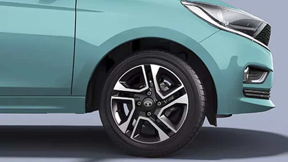 Front wheel and headlight section of a Tata Tiago