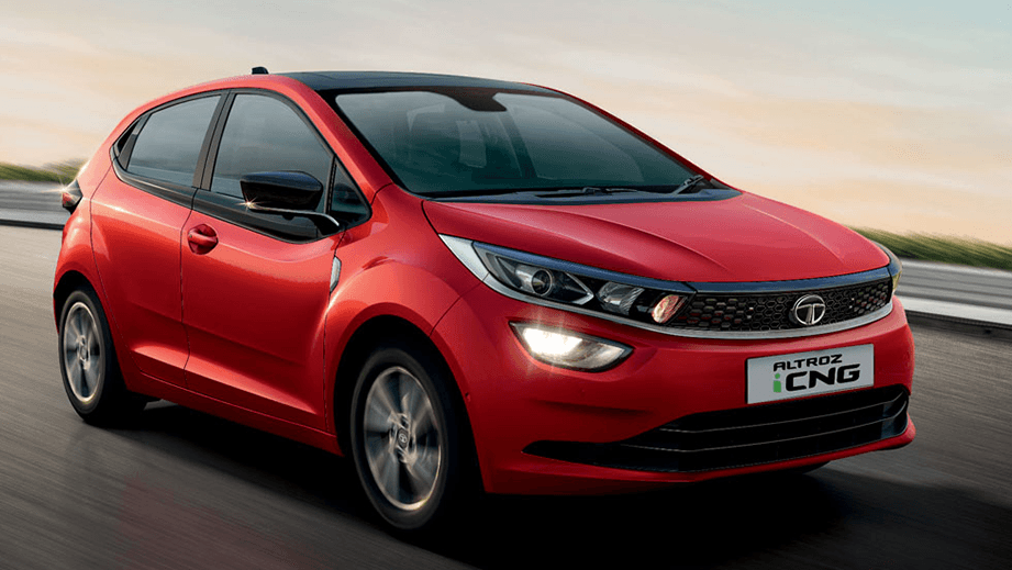 front three-quarter view of a Downtown Red Tata Altroz 2020-2024