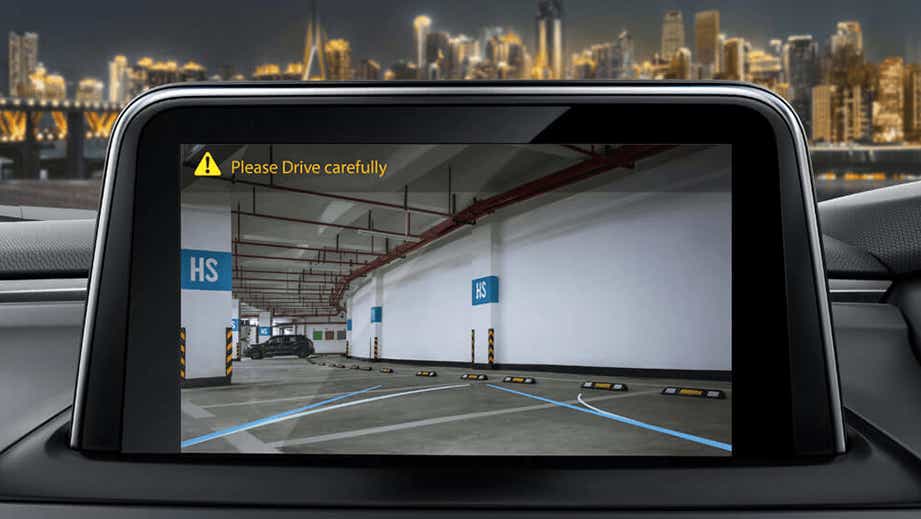 reverse camera display of a Tata Altroz 2020-2024