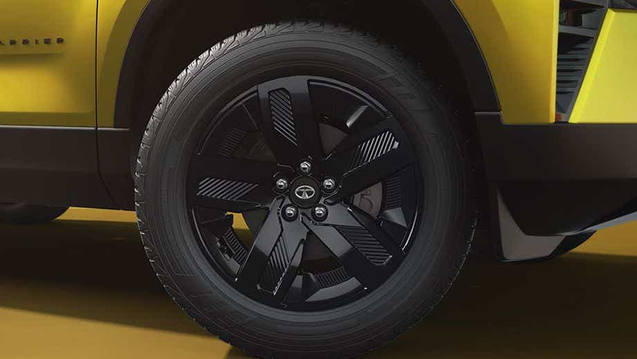Wheel close-up of a Tata Harrier