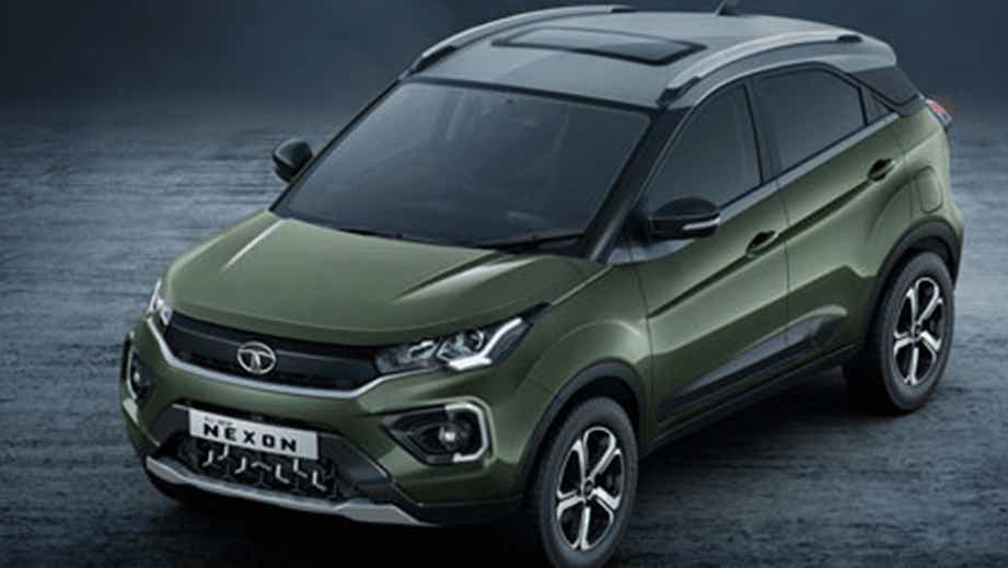 front three-quarter view of a Tata Nexon 2017-2023