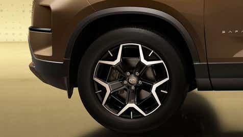 Front wheel close-up of a Tata Safari