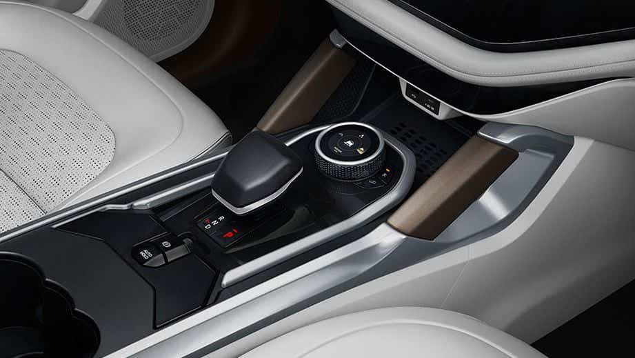 center console and gear selector of a Tata Safari