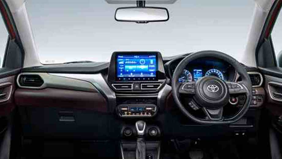 Dashboard and steering wheel of a Toyota Urban Cruiser Taisor
