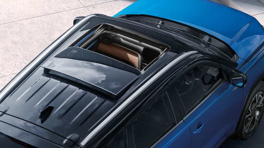 Sunroof close-up of a Toyota Urban Cruiser Hyryder