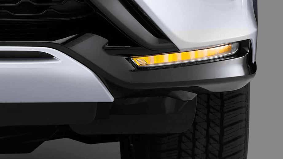 Front bumper and indicator close-up of a Toyota Fortuner Legender