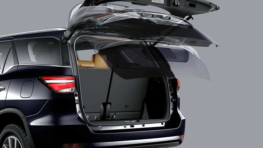 Rear boot and tailgate opening of a Toyota Fortuner