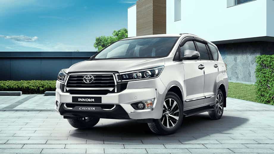 front three-quarter view of a Toyota Innova Crysta