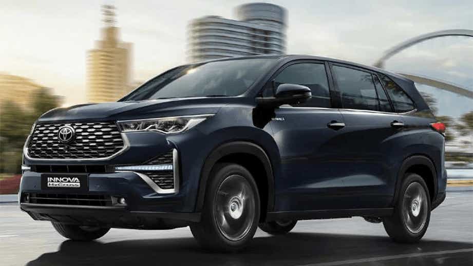 front three-quarter of a Toyota Innova Hycross