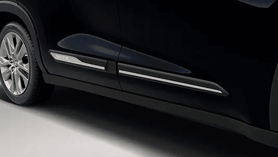 Toyota Innova Hycross Exterior image 8