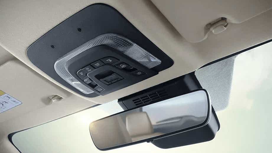 Overhead console and rear-view mirror of a Toyota Innova Hycross