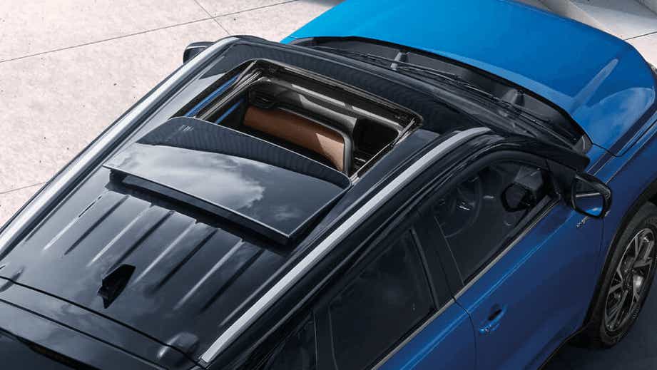 Sunroof and roof view of a Toyota Urban Cruiser Hyryder