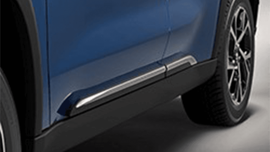 close-up of a Toyota Urban Cruiser Hyryder side profile