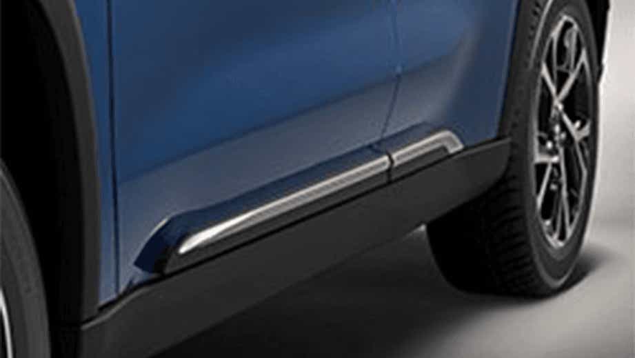 close-up of a Toyota Urban Cruiser Hyryder side profile