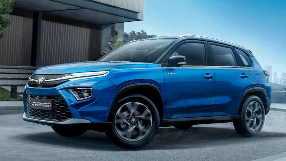 front three-quarter view of a Toyota Urban Cruiser Hyryder