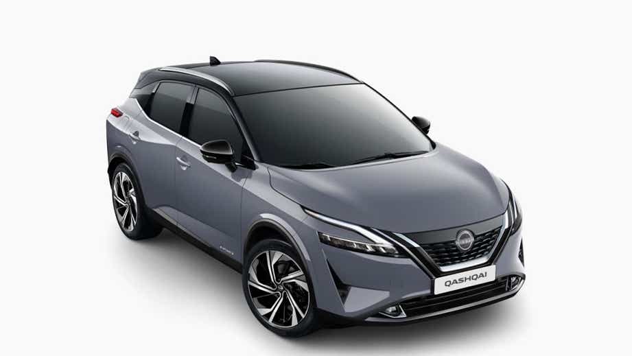 front three-quarter view of a Black Nissan Qashqai