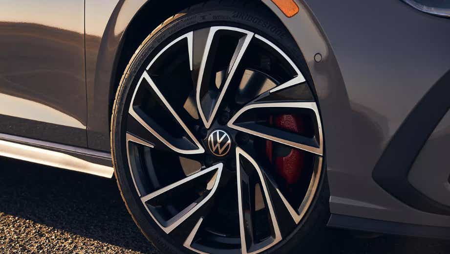 Front wheel close-up of a Volkswagen Golf GTi