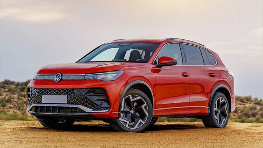 front three-quarter of a Volkswagen Tiguan