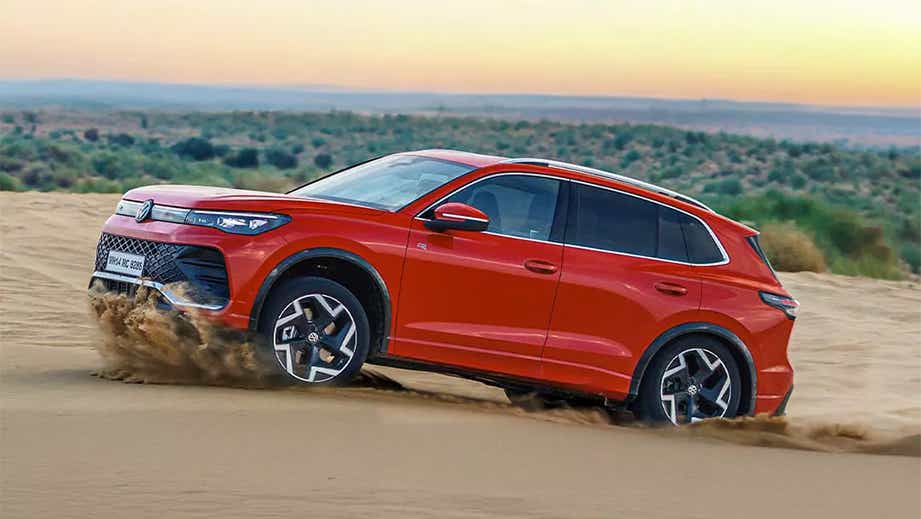 Volkswagen Tiguan R-Line Side View