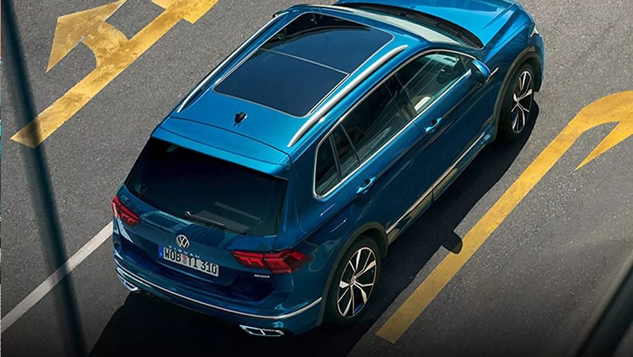 rear three-quarter view of a Volkswagen Tiguan 2021-2024