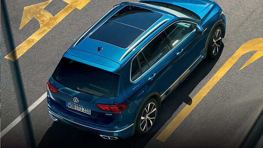 rear three-quarter view of a Volkswagen Tiguan 2021-2024