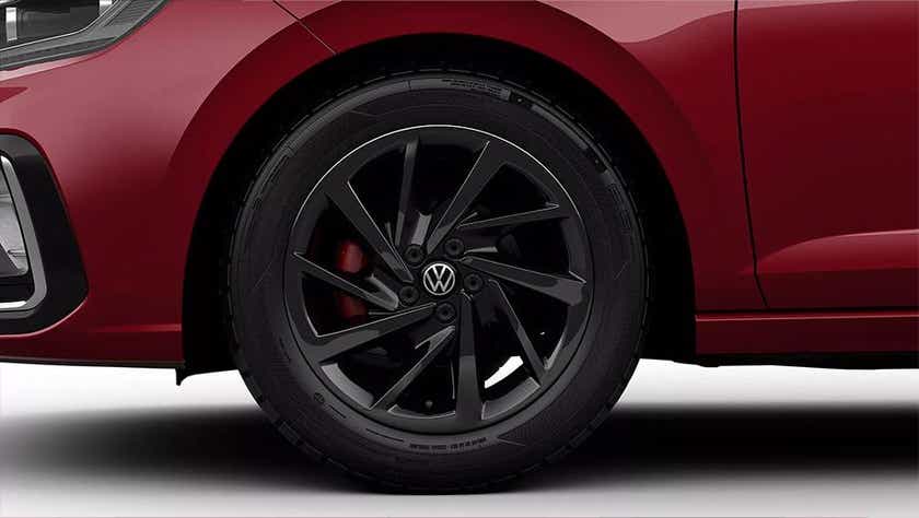 Front wheel view of a Volkswagen Virtus