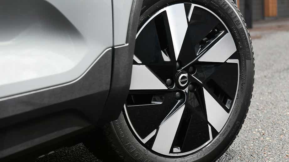 Close-up of the wheel of a Volvo C40 Recharge